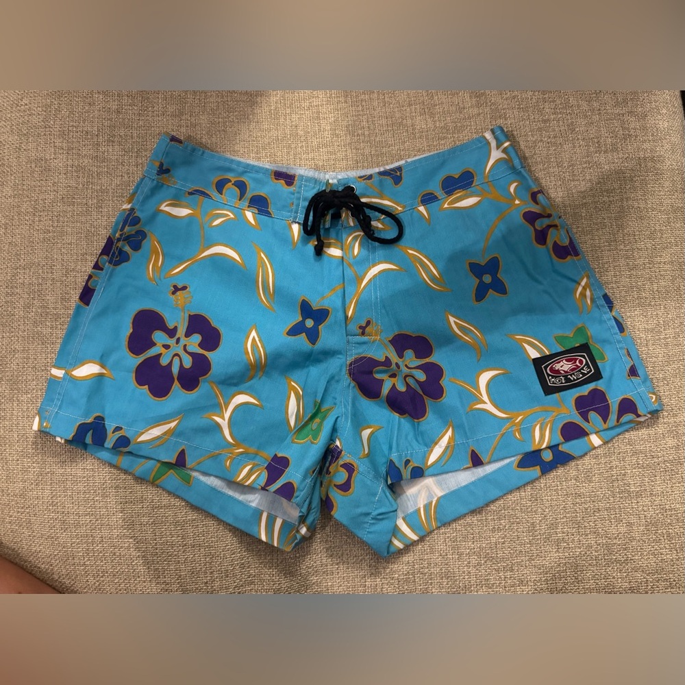 (NWT) Woman Blue Floral Athletic Shorts